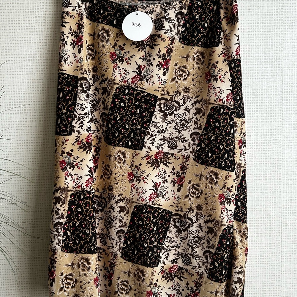 Suzy Shier Floral Patchwork Skirt - Black and Cream